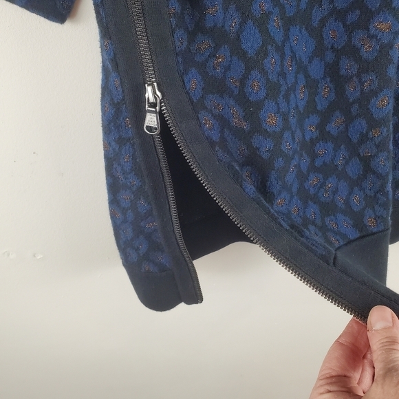 Marc by Marc Jacobs Sasha Sweater Womens XS Black Blue Leopard Gold Metallic - Picture 9 of 12